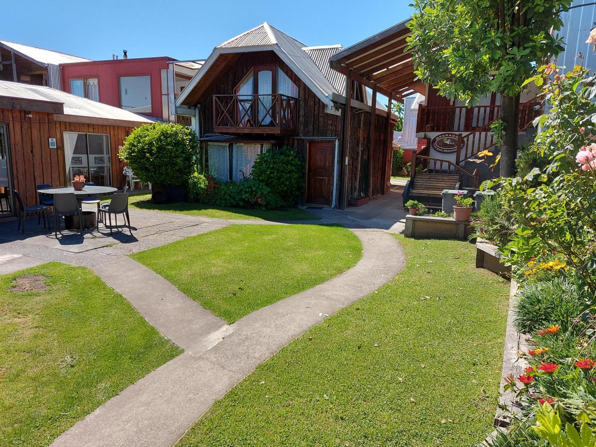 Hostal Y Cabañas Don Juan Villarrica Exterior foto